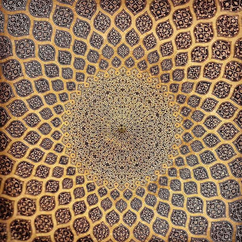 ceiling of sheikh-lotfolah mosque in isfahan iran.jpg