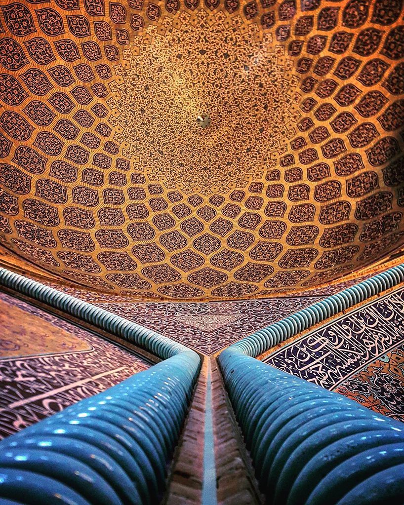 sheikh lotfollah mosque in isfahan iran  400 years old.jpg