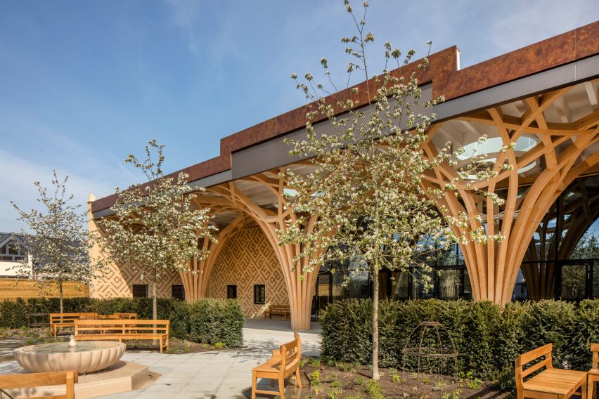 Arch2O-cambridge-mosque-marks-barfield-architects-8.jpg