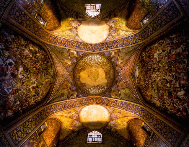 Chehel-Sotoun-Palace-Isfahan-2014.jpg